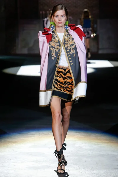 Look 34